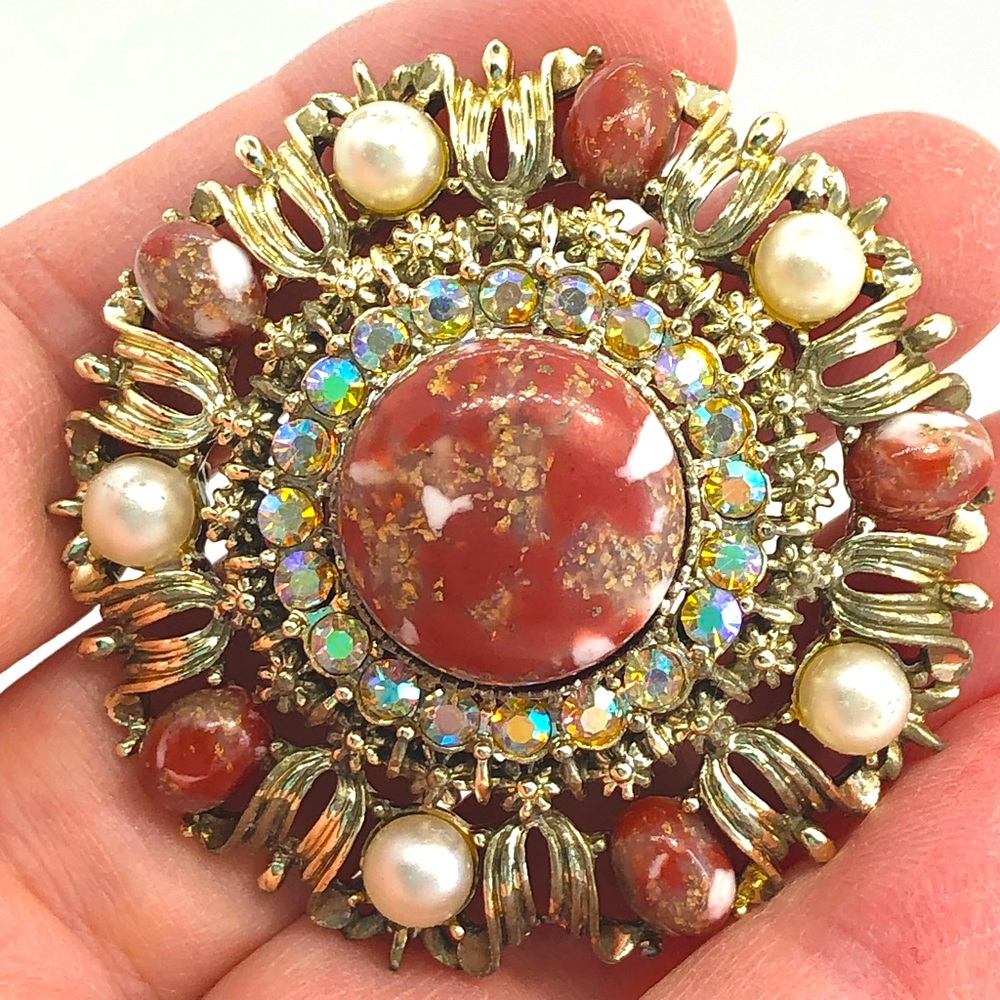 VTG Rhinestone Faux Stone/Pearl Brooch